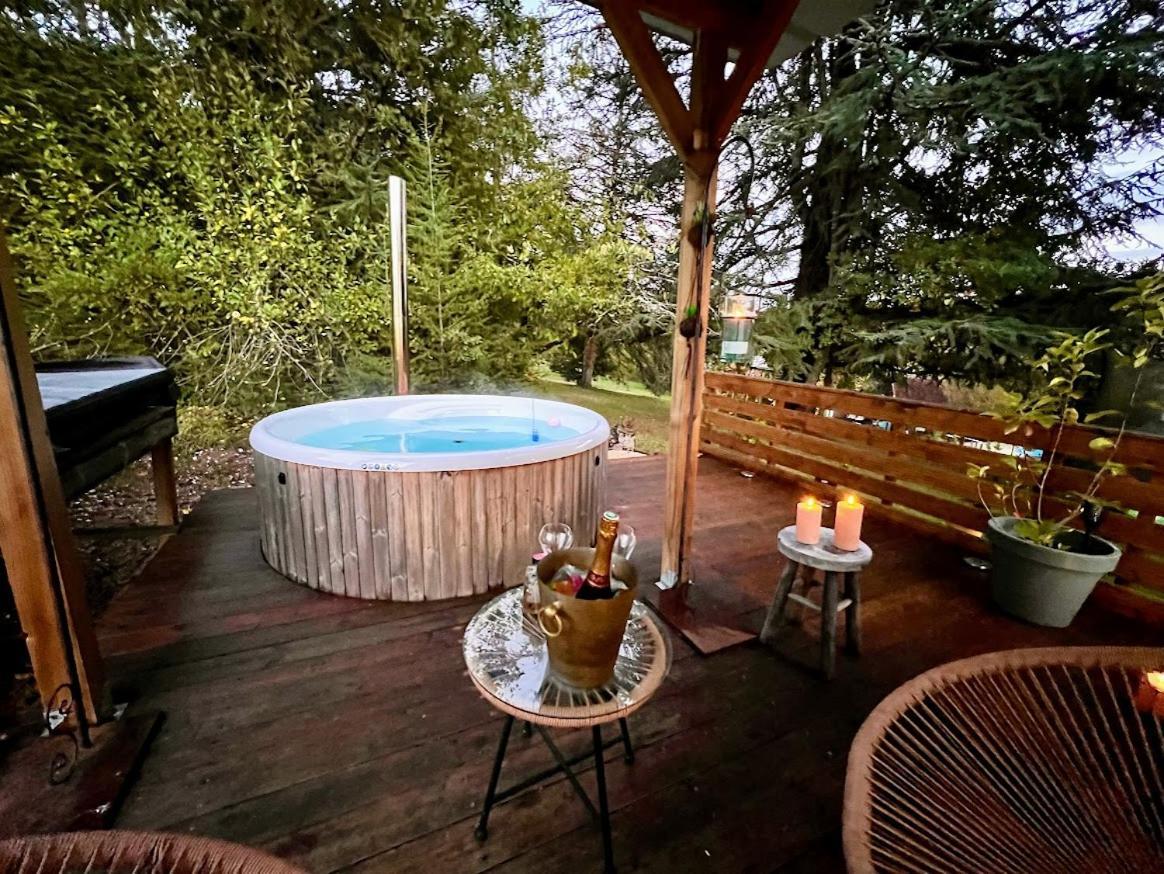 Domaine le Manoir, gîtes de charme et de caractère avec piscines privatisées Fossemagne Exterior foto